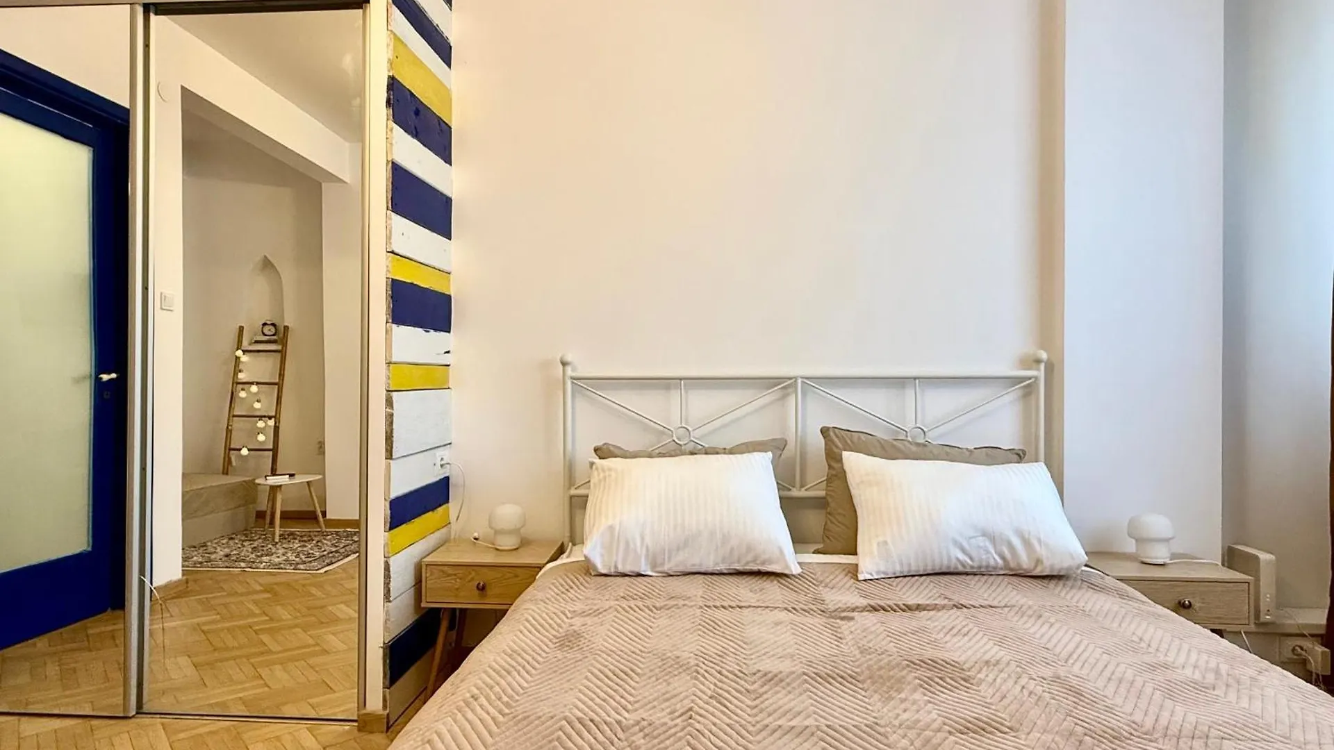 Apartment Elada Studio Near Cismigiu Park Bucharest